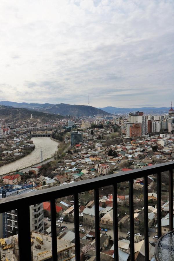 Twins Tower Lägenhet Tbilisi Exteriör bild