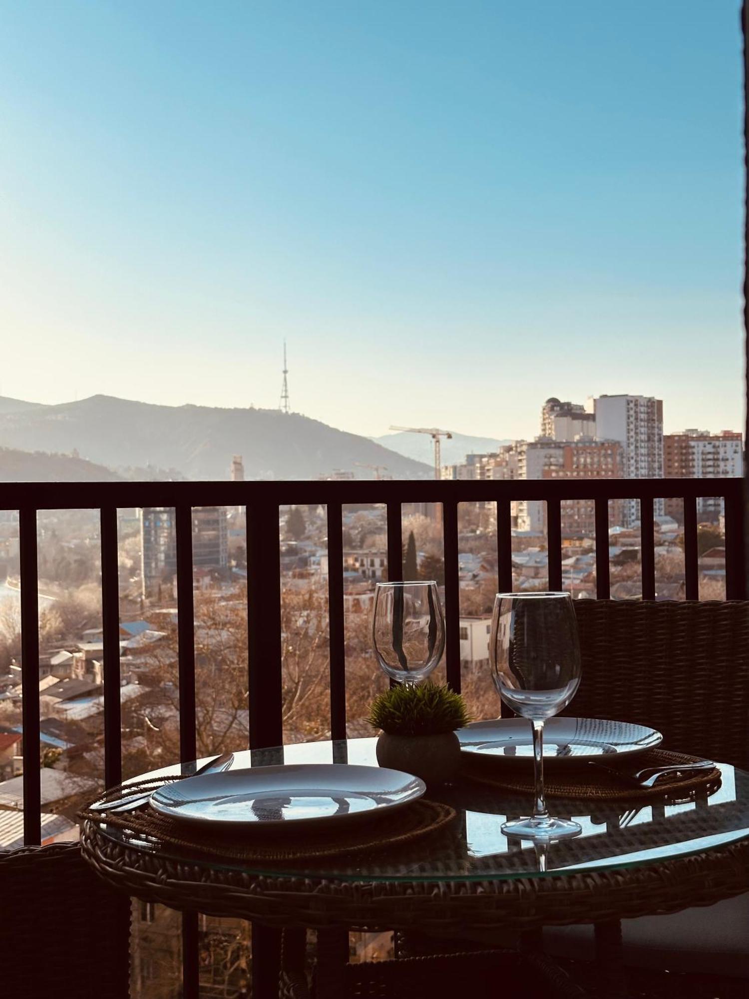 Twins Tower Lägenhet Tbilisi Exteriör bild