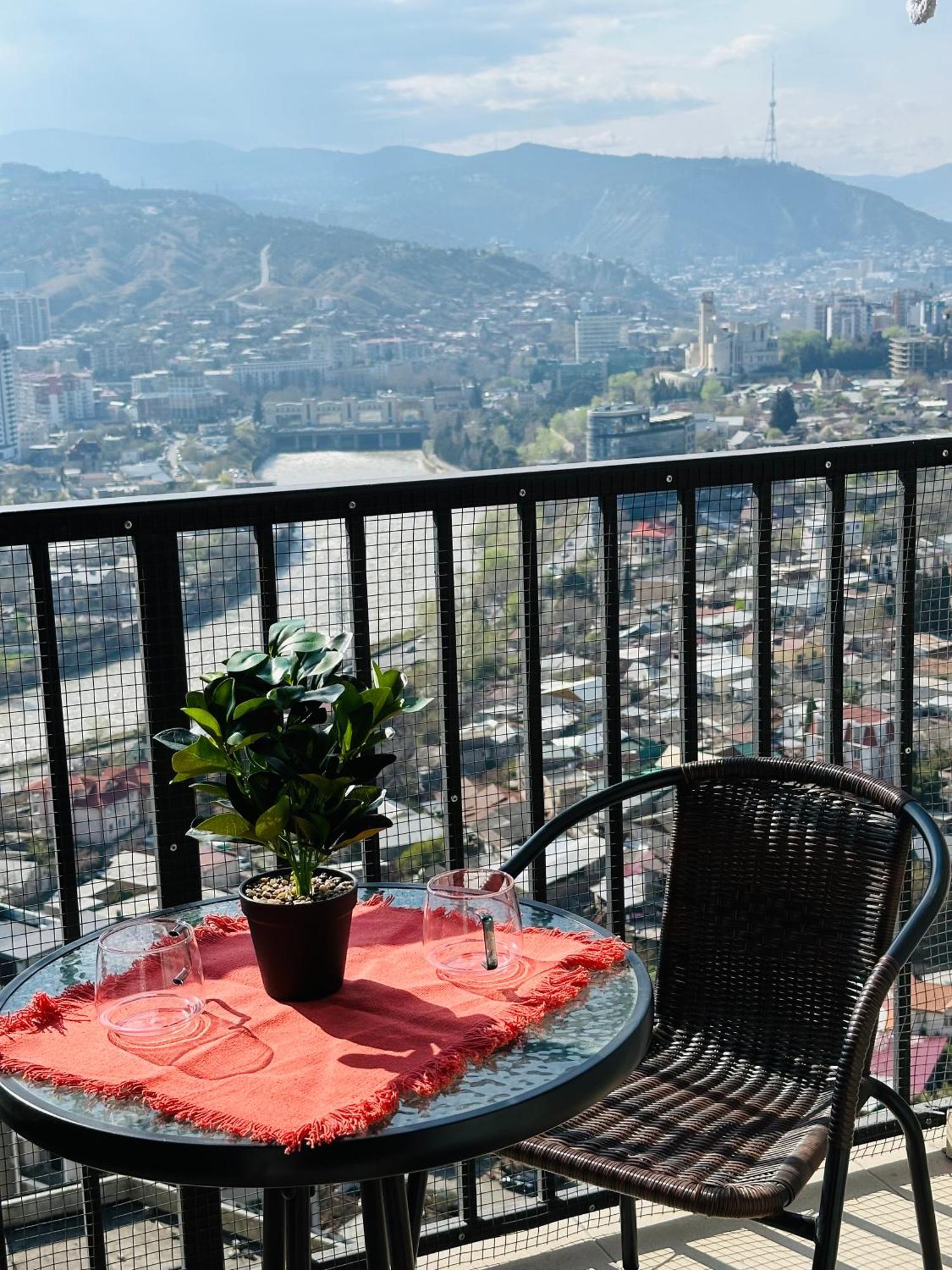Twins Tower Lägenhet Tbilisi Exteriör bild